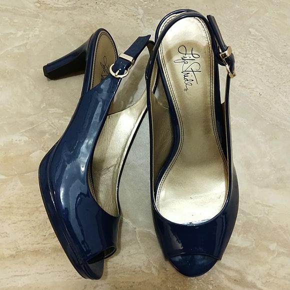 Life Stride Shoes - NWOT Life Stride open toe patent heels